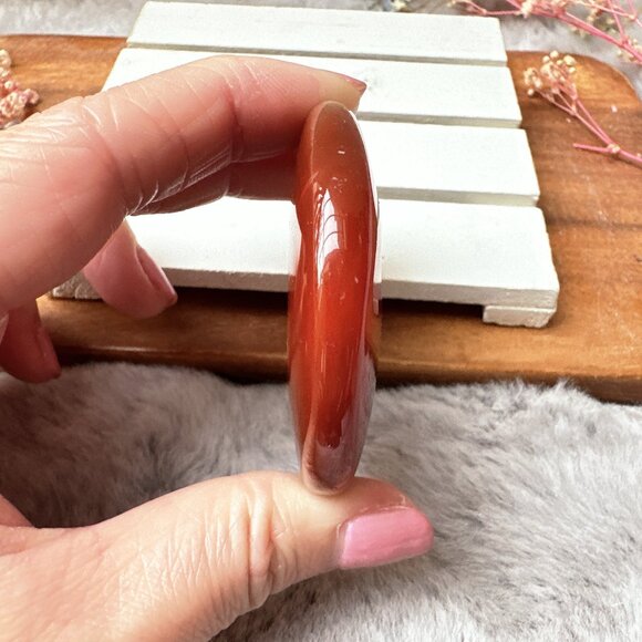 Gorgeous Small Carnelian Moon Carving - Picture 5 of 6